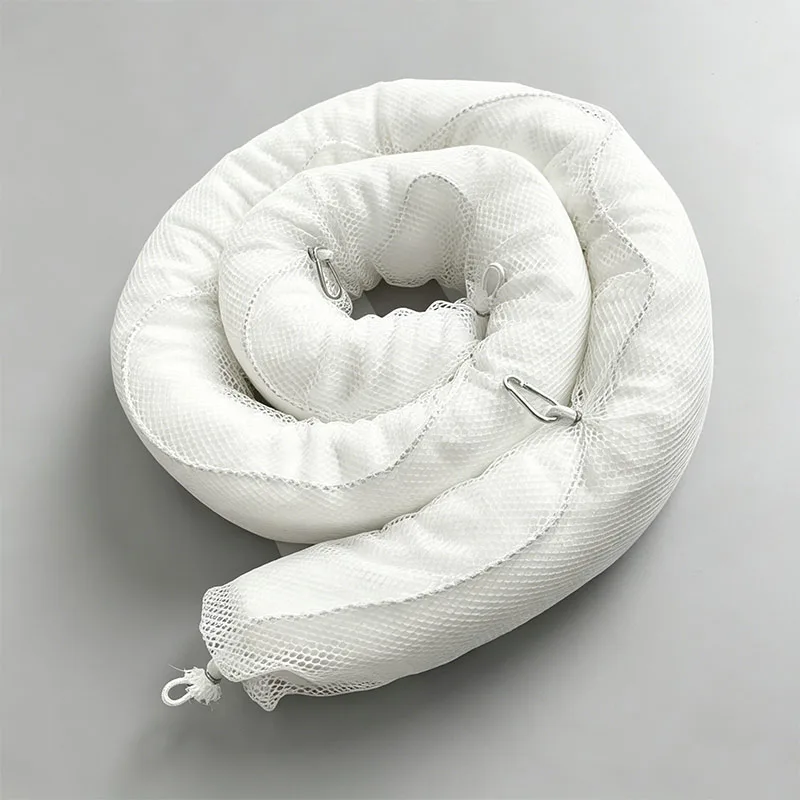 White-oil-absorbent​-boom-16
